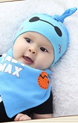 เซ็ตหมวกเด็กเล็กพร้อมผ้ากันเปื้อนลาย BABY MAX จาก dandy bebe