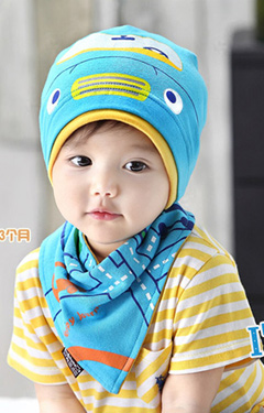 เซ็ตหมวกรูปรถและผ้ากันเปื้อน Baby car beanie จาก GZMM