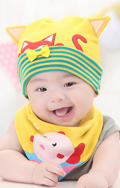 เซ็ตหมวกเด็กเล็กสกรีนรูปแมว มาพร้อมผ้ากันเปื้อน DANDYBEBE